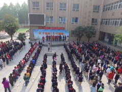 爱心助教传墨技，书画飘香振雄风